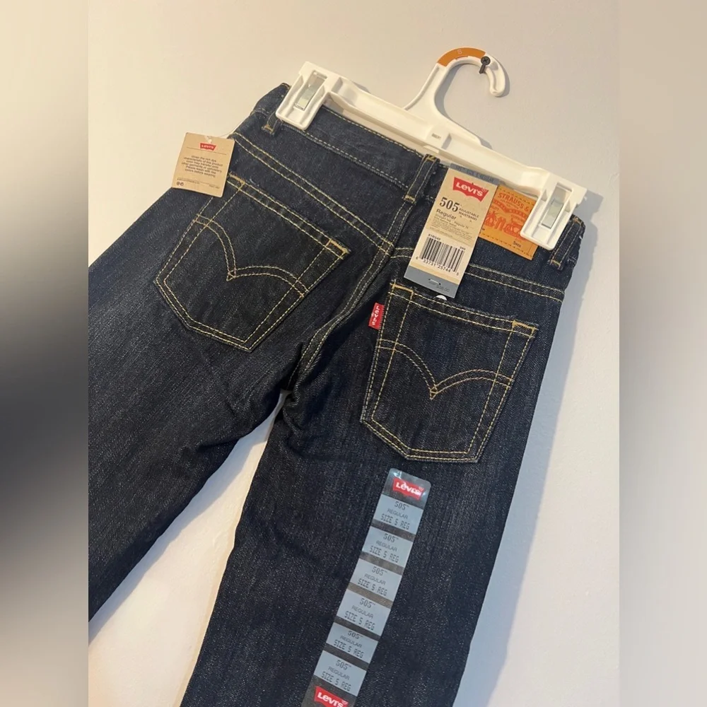 💚✨NWT LEVIS STRAIGHT LEG, REGULAR FIT BOY JEANS✨💚‎